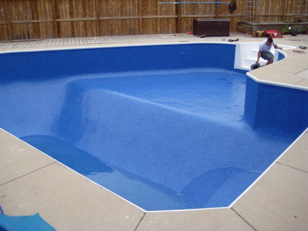 How A Pool Liner Should Fit UV Pools