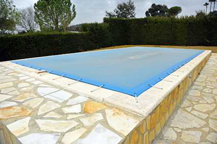 The 3 Different Types of Pool Covers You Need to Know
